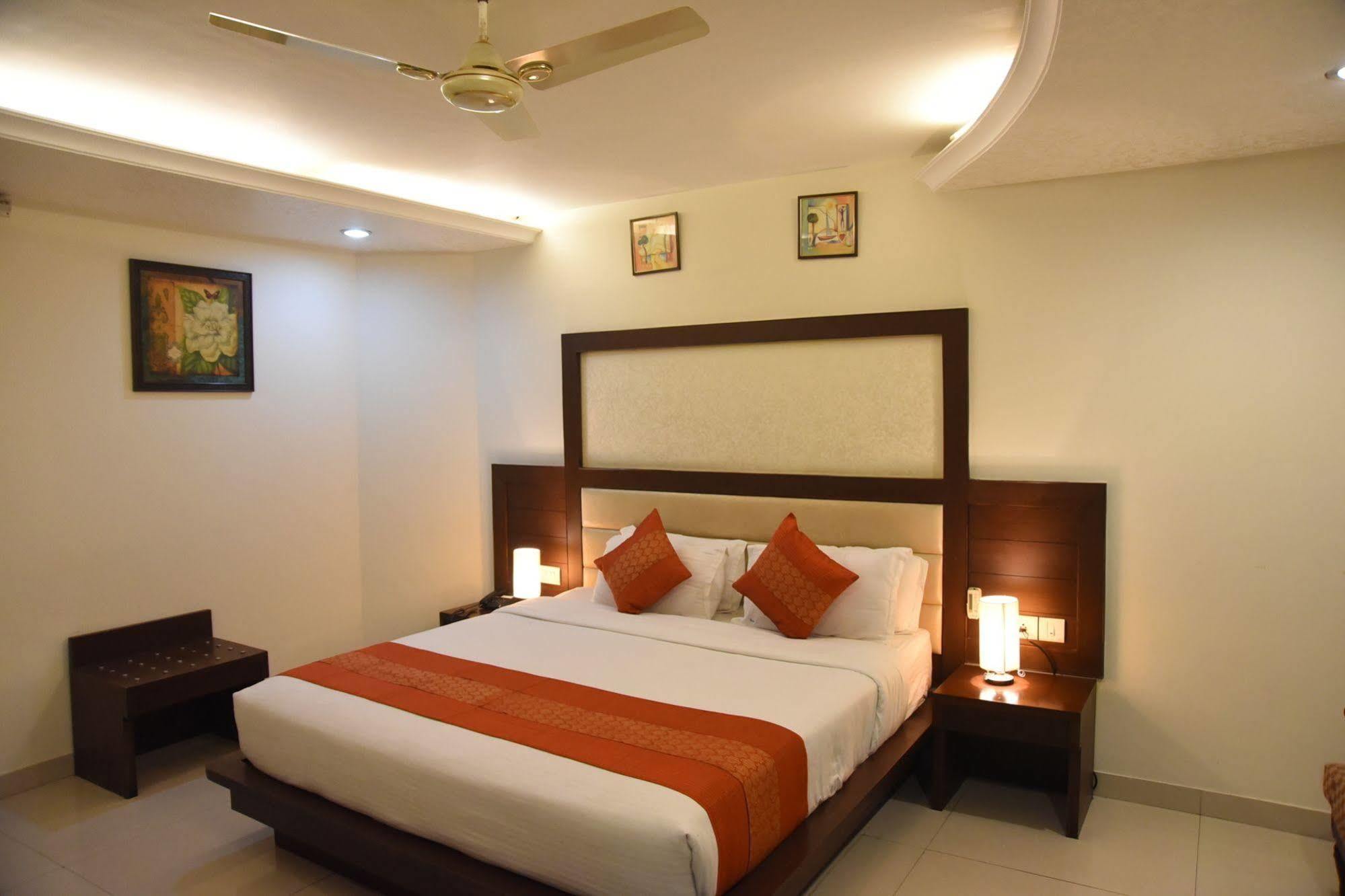 Hotel Orbit 34 Chandīgarh Zewnętrze zdjęcie